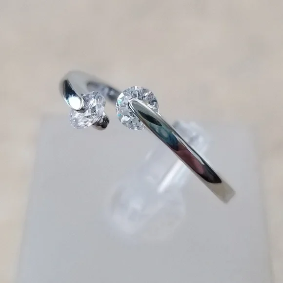 Delicate 18k ring - Picture 2 of 7